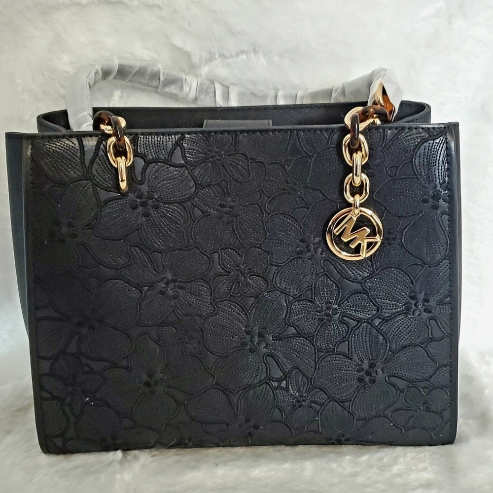 Michael Kors Large shoulder purse